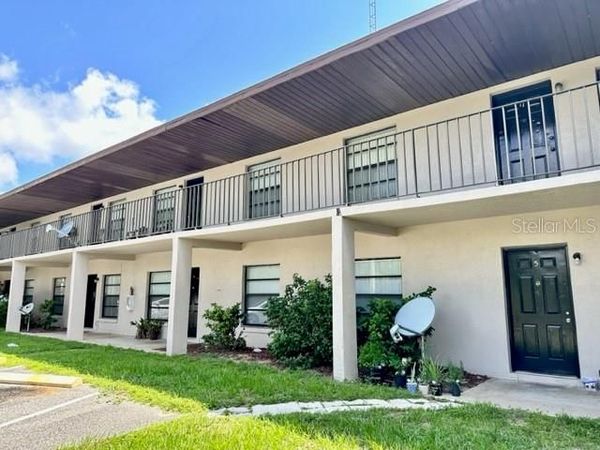 2117 CITRUS BOULEVARD , Unit 5, LEESBURG, FL 34748