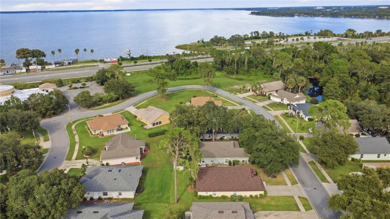 941 Vindale Road, Tavares, FL 32778 Photo