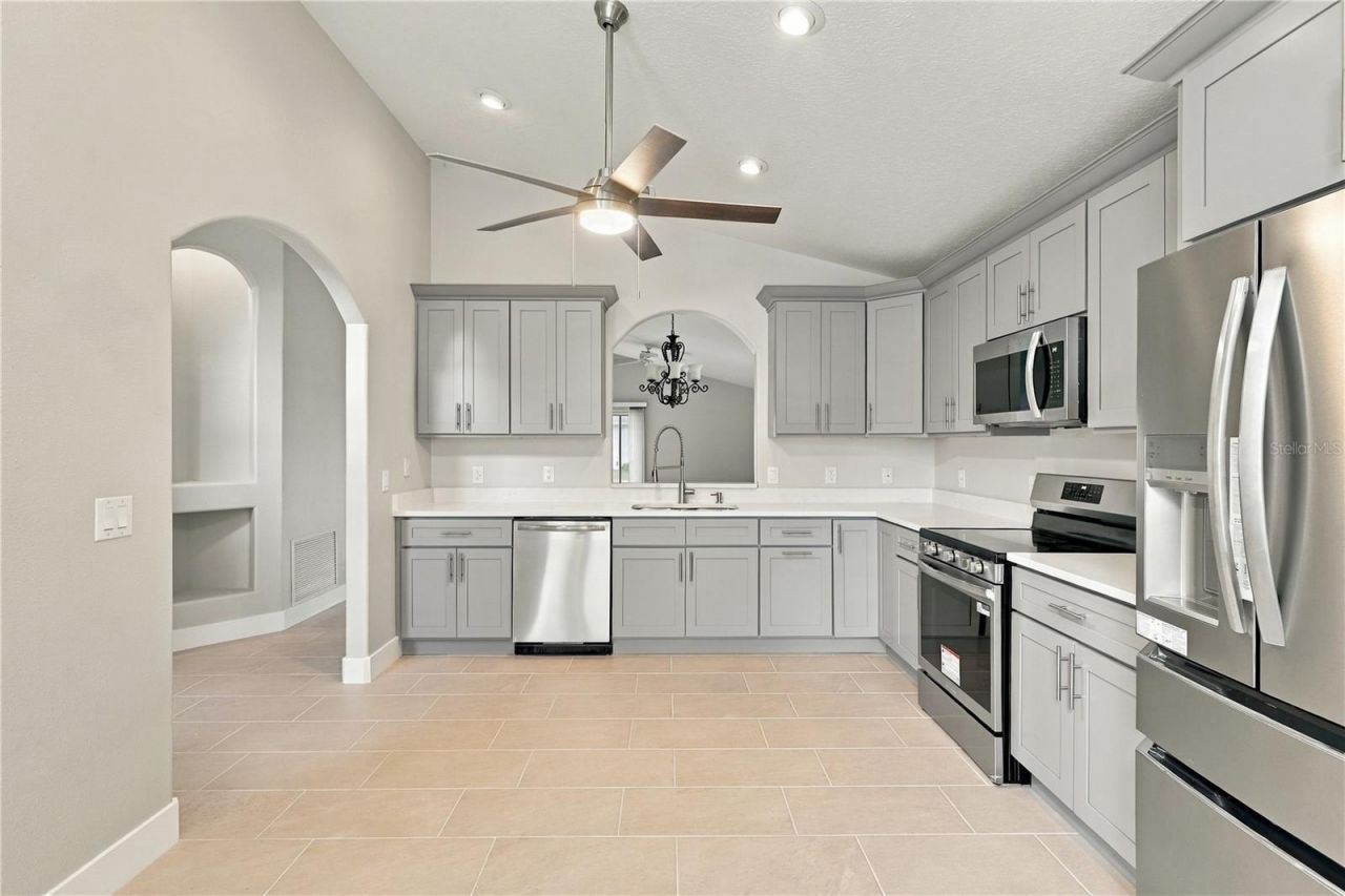 941 Vindale Road, Tavares, FL 32778 Photo