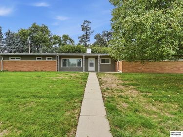 8322 N 37th Street, Omaha, NE 68122