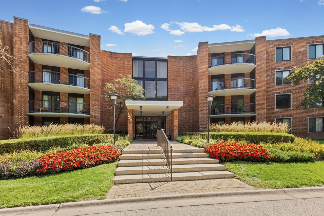 1605 E Central Road, Unit 211B, Arlington Heights, IL 60005 Main Photo