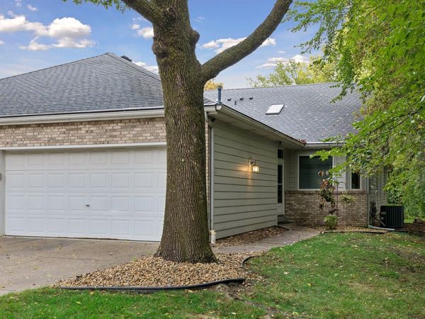 695 Emerald Ridge, Roseville, MN 55113