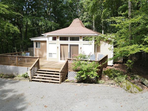 104 Hickory Lane , Lords Valley, PA 18428