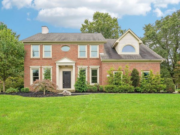 6255 Spinnaker Drive, Lewis Center, OH 43035
