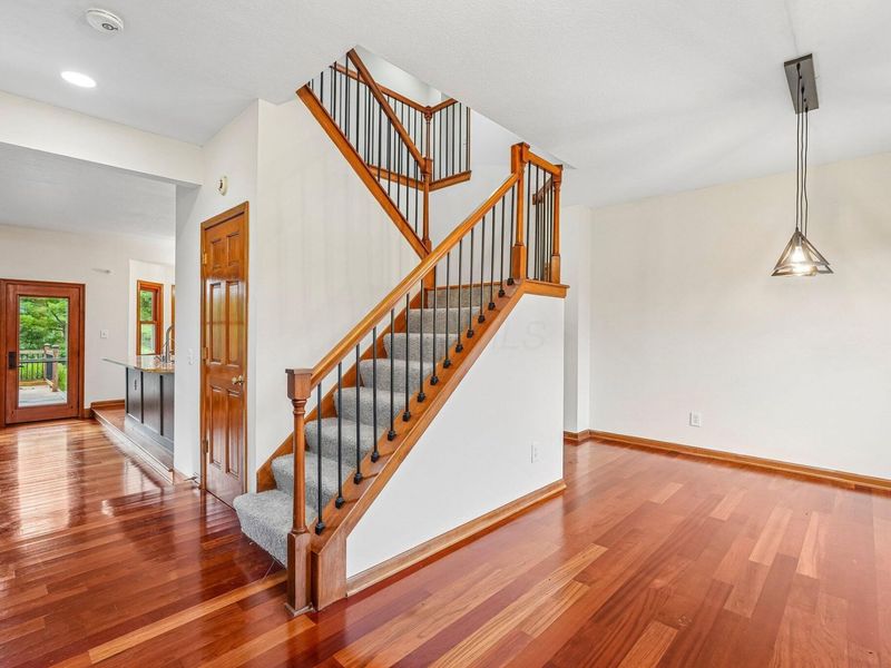 6255 Spinnaker Drive, Lewis Center, OH 43035 Photo 2