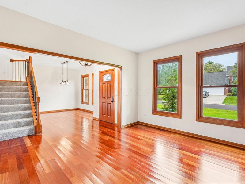 6255 Spinnaker Drive, Lewis Center, OH 43035 Photo 3