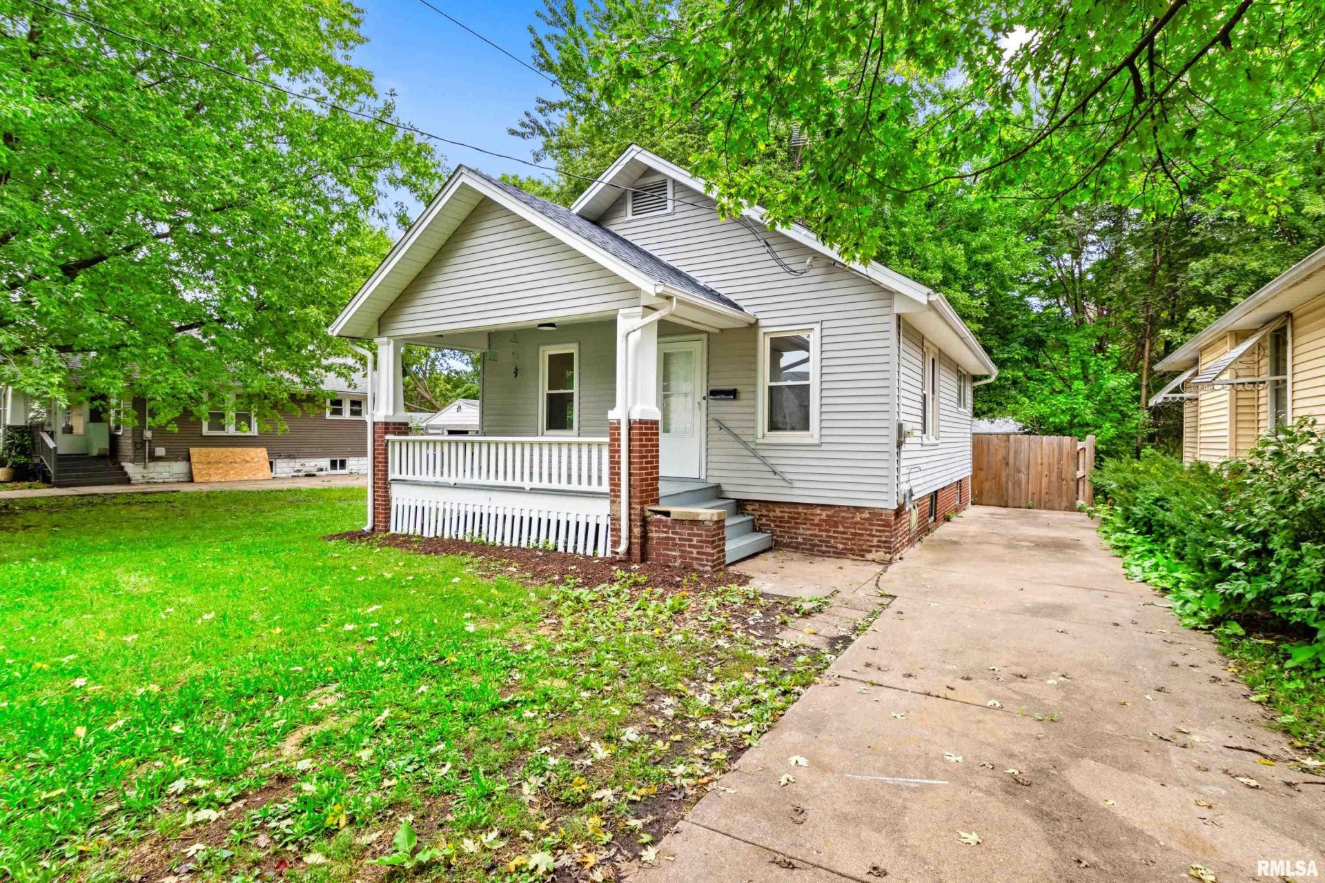 1013 E Willcox Avenue, Peoria, IL 61603 Main Photo