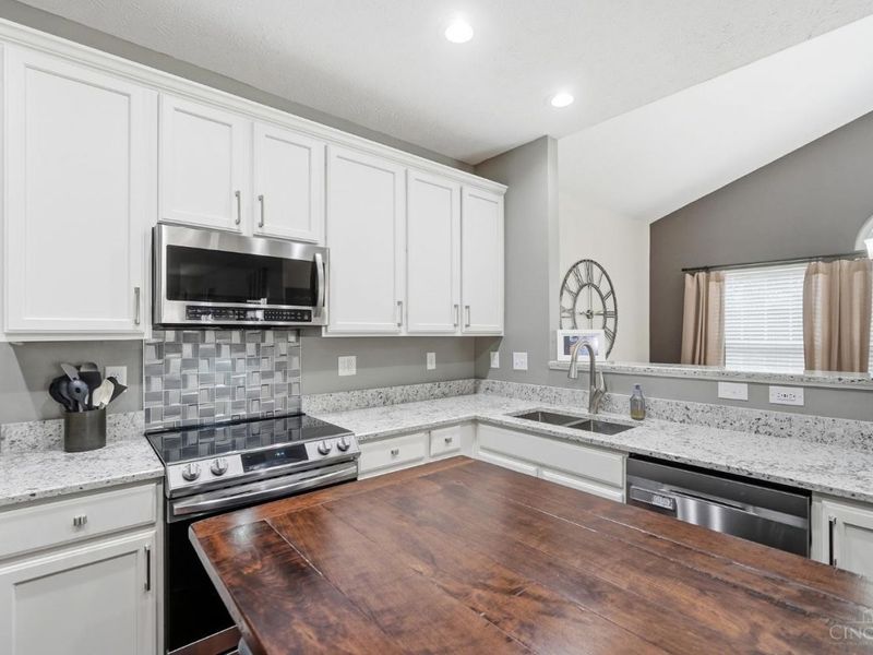 385 Indian Lake Drive, Hamilton Township, OH 45039 Photo 16
