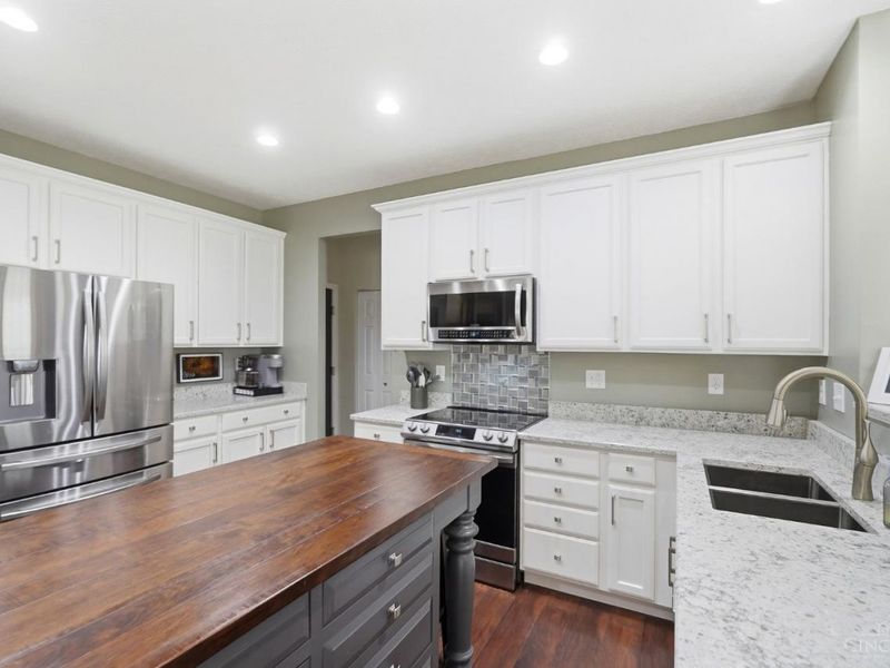 385 Indian Lake Drive, Hamilton Township, OH 45039 Photo 19