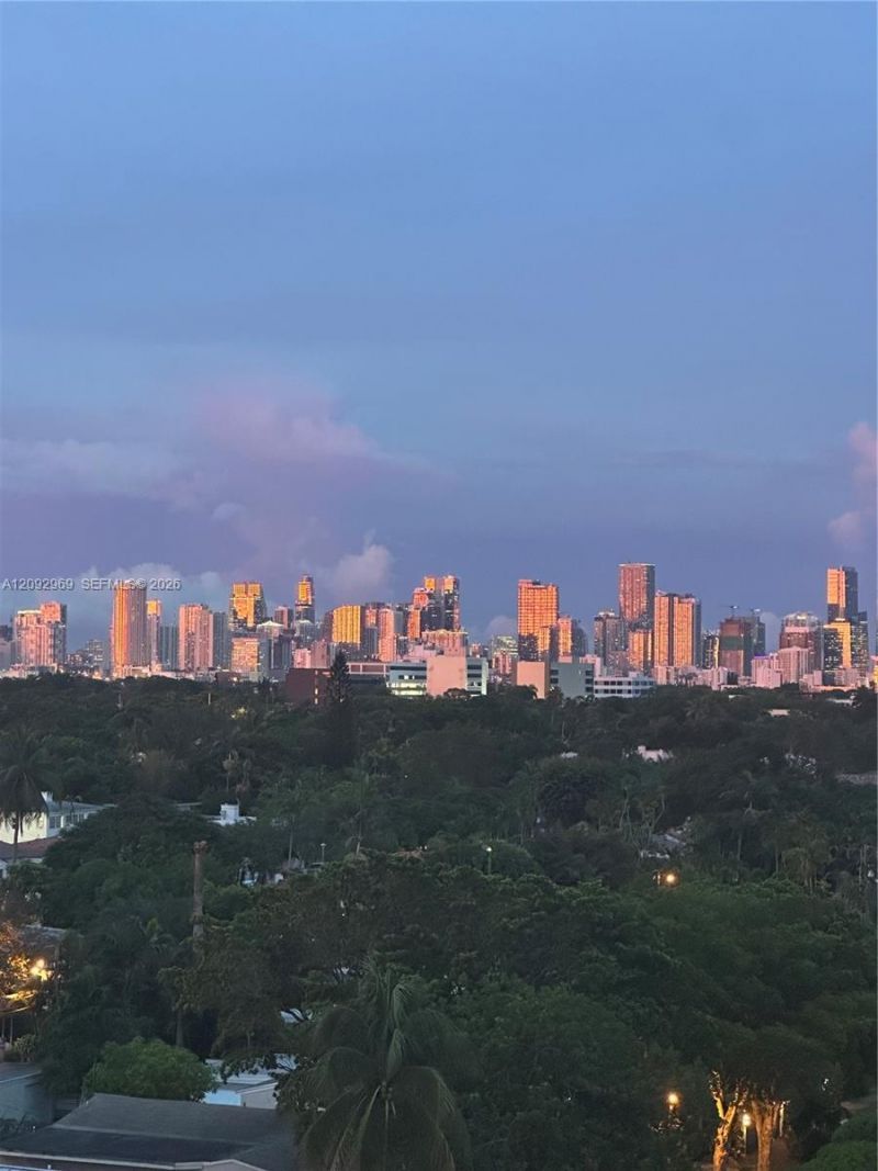 2425 SW 27th Ave , Unit 704, Miami, FL 33145 Photo