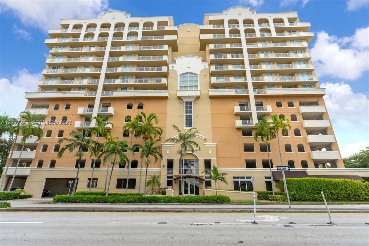 2425 SW 27th Ave , Unit 704, Miami, FL 33145 Photo