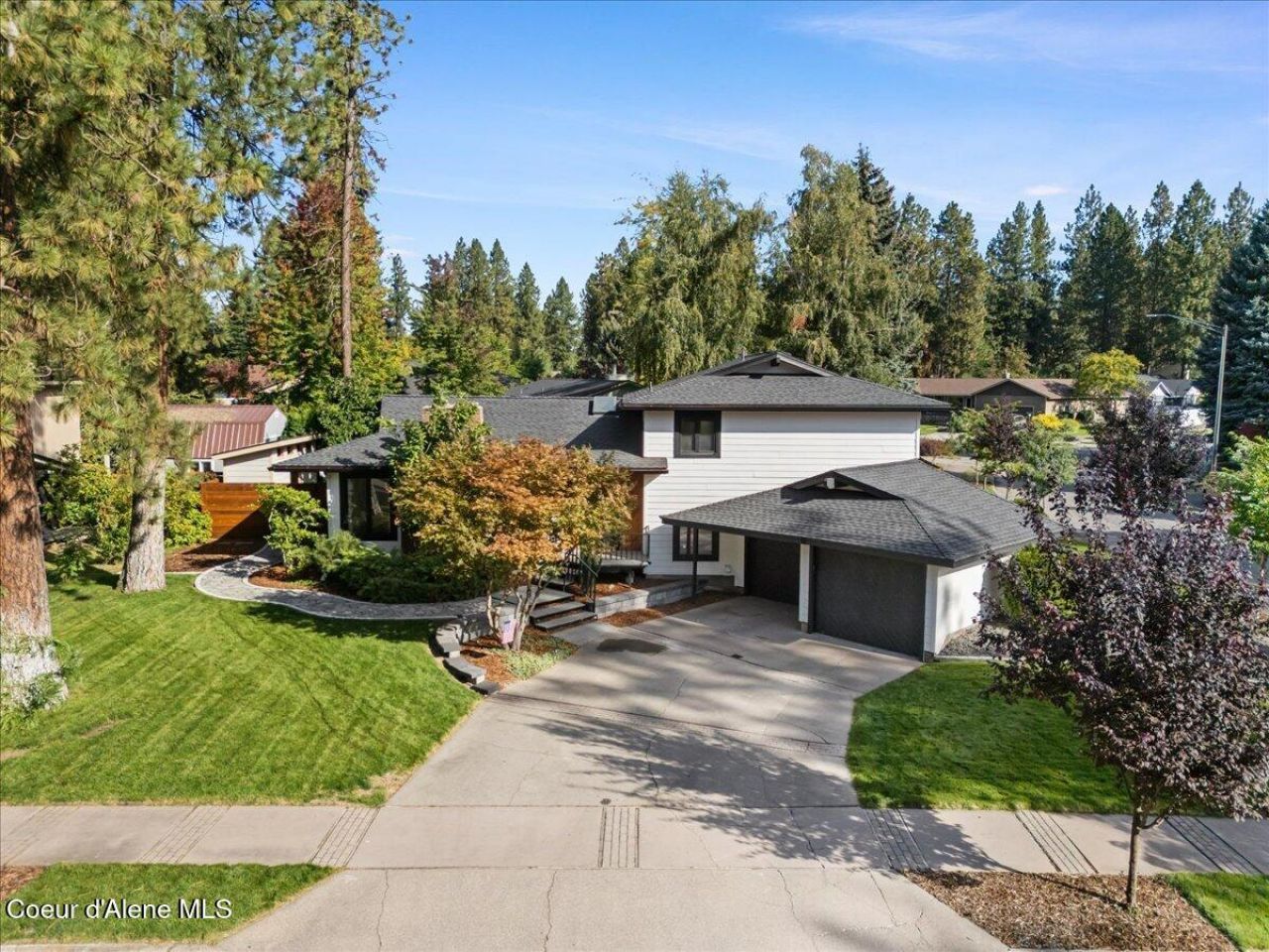 2201 W CANYON DR  primary photo