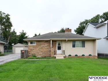 6826 Pacific Street, Omaha, NE 68106