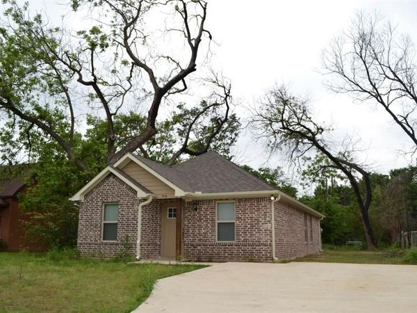 508 W Hull Street, Denison, TX 75020