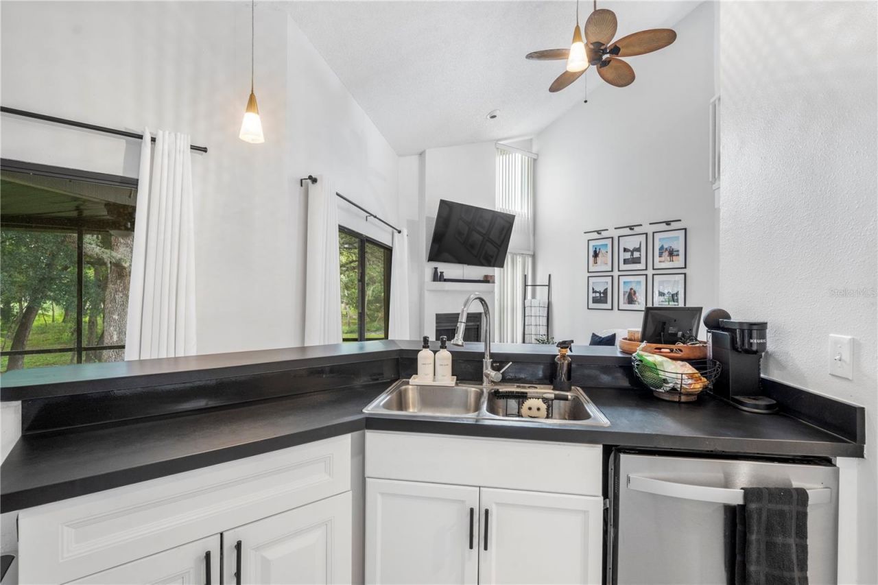 11732 Rolling Pine Lane , Port Richey, FL 34668 Photo