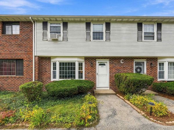 20 Oakridge Drive, Londonderry, NH 03053