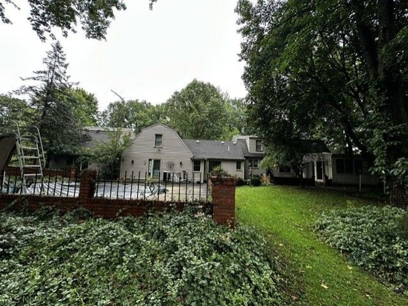 11090 Sharrott Road, North Lima, OH 44452 Photo 2