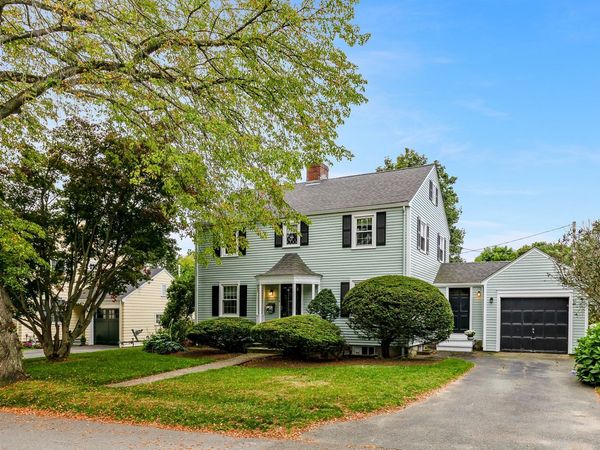 18 Mohawk Rd, Marblehead, MA 01945