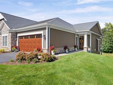 1368 Dawns Mist Lndg , Webster, NY 14580