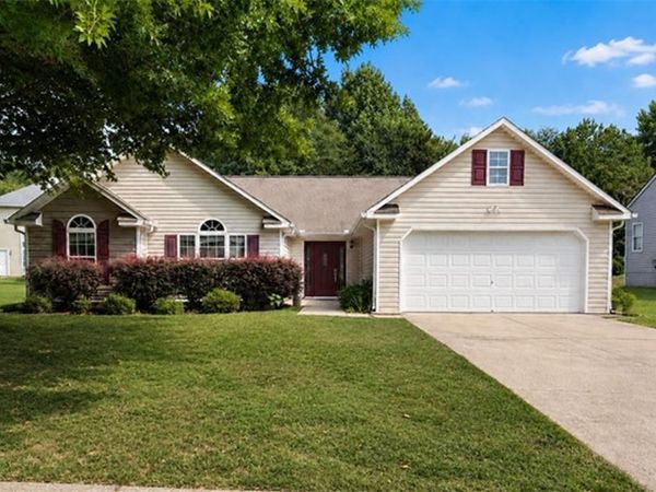 6330 Queensdale Drive , Douglasville, GA 30135