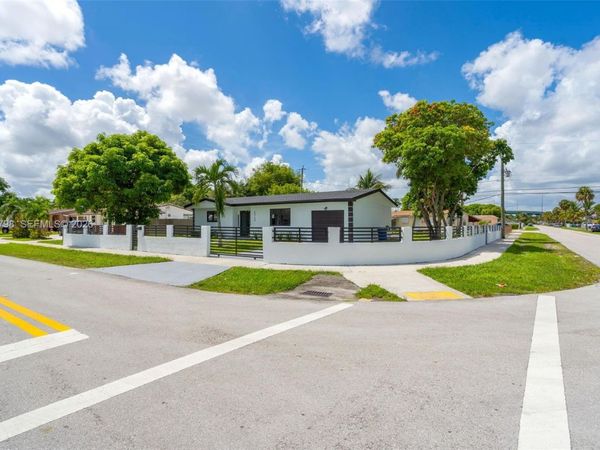 20154 NW 12th Pl , Miami Gardens, FL 33169