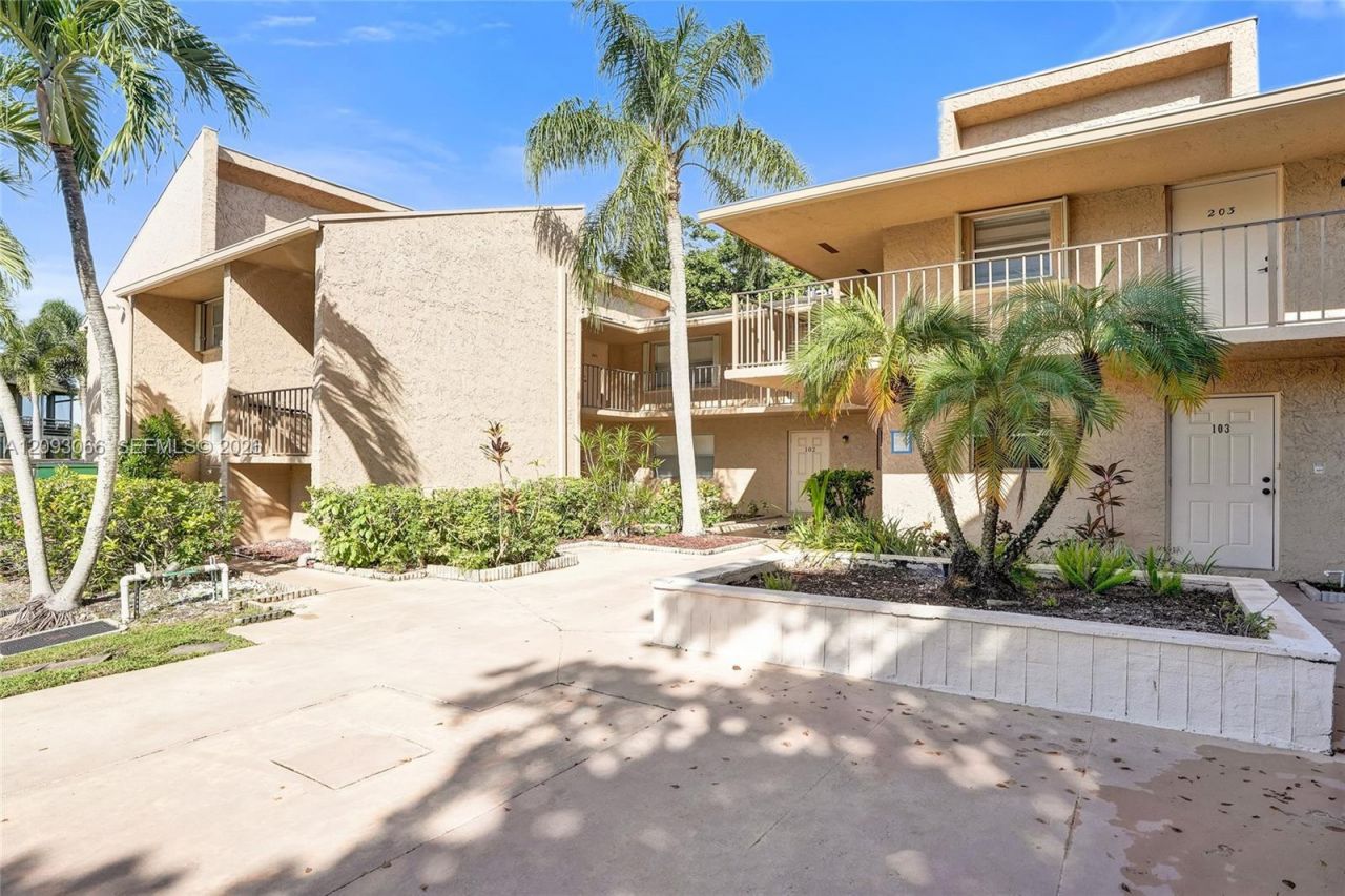 7581 NW 86th Ter, Unit 201, Tamarac, FL 33321 Photo