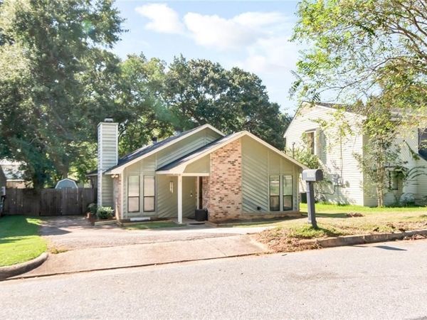 1052 Mccay Avenue , Mobile, AL 36609
