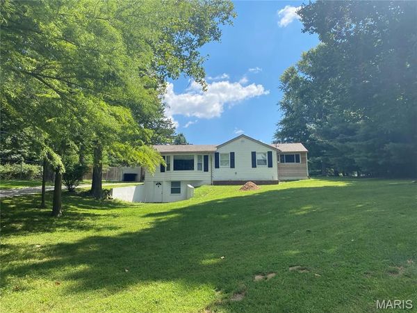 5466 Keller Road , St Louis, MO 63128