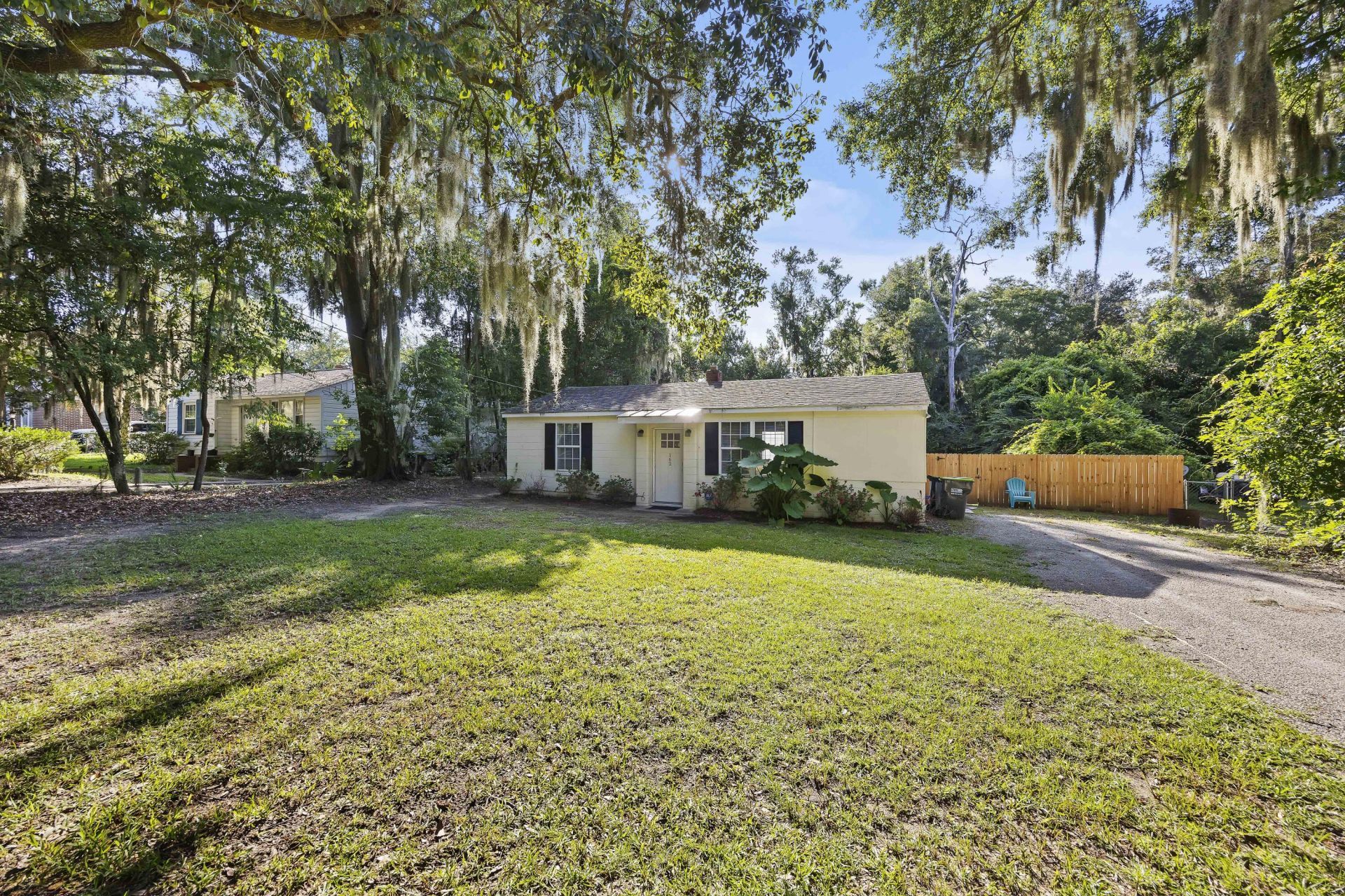 162 James Street Photo 24