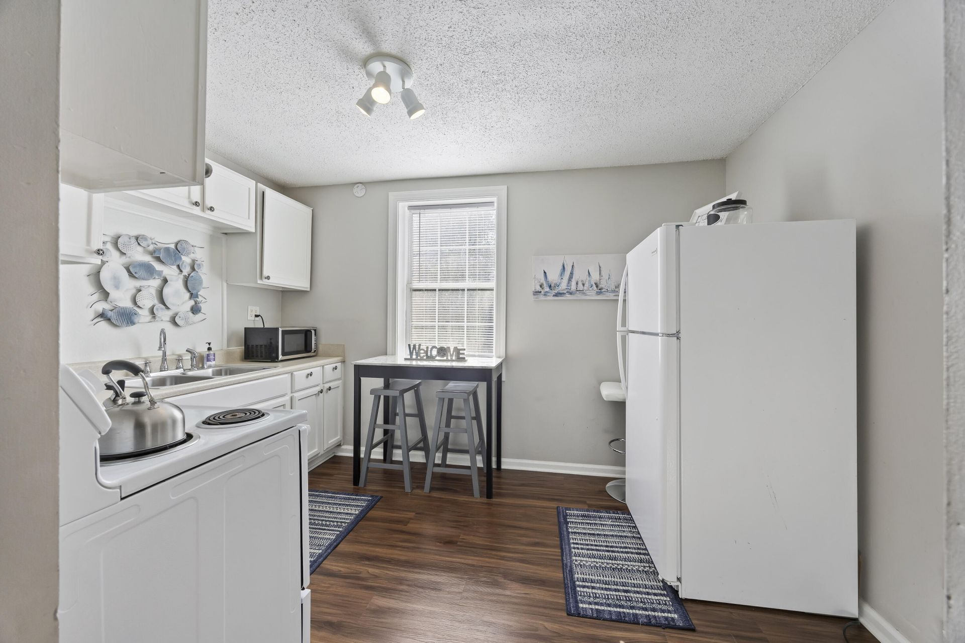 162 James Street Photo 6