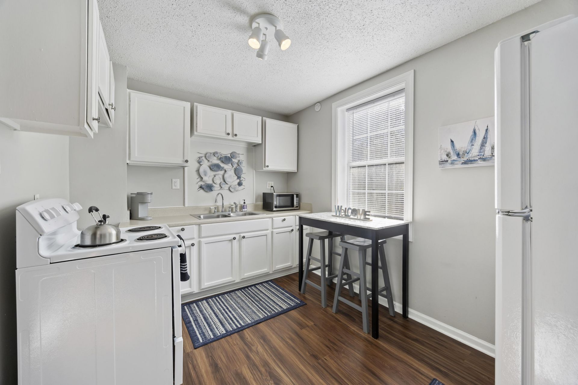 162 James Street Photo 7