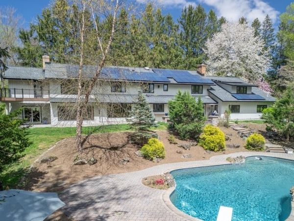 2 Elliot Farm Road, Tewksbury, NJ 07830