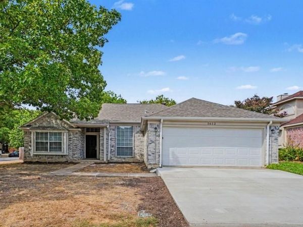 5612 Greenwich Drive, Arlington, TX 76018