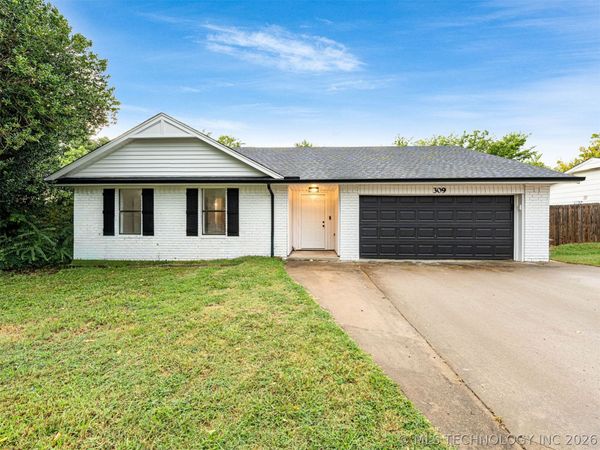 309 Capitol Street , Fort Gibson, OK 74434
