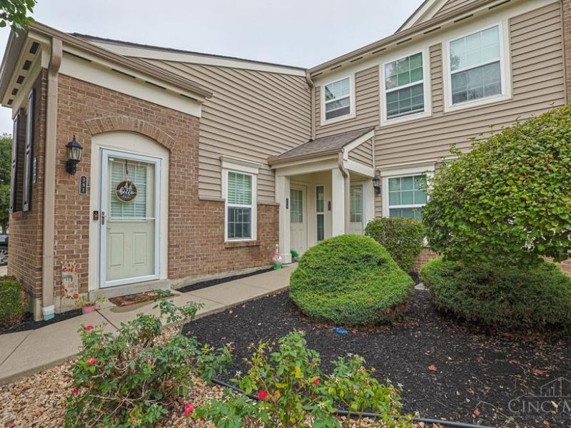 389 Legacy Way, Harrison, OH 45030 Photo 2