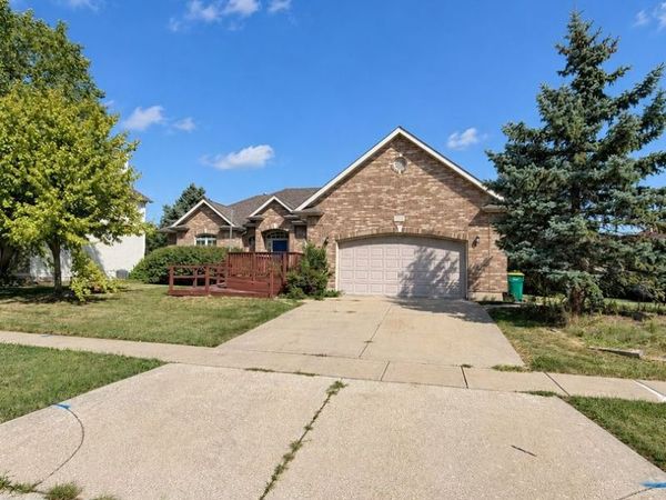 635 Nathan Lattin Lane , Sycamore, IL 60178
