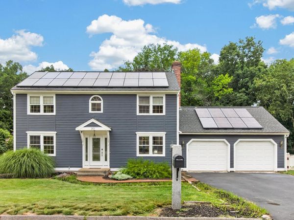 20 Indian Ridge Dr, Leominster, MA 01453
