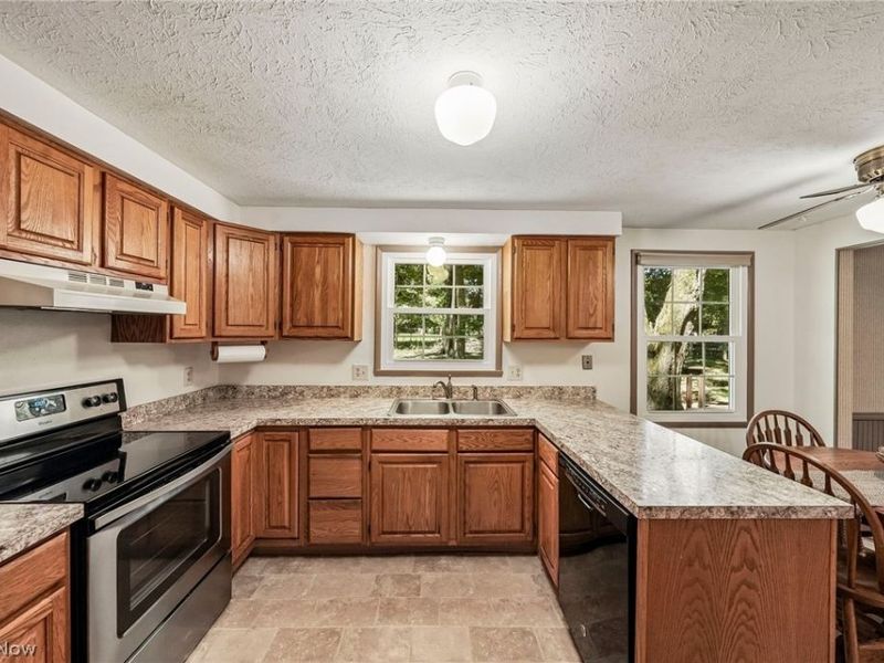 95 River Park Boulevard, Munroe Falls, OH 44262 Photo 10