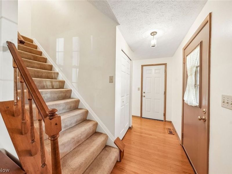 95 River Park Boulevard, Munroe Falls, OH 44262 Photo 4