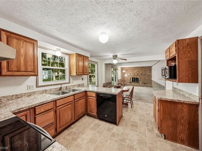 95 River Park Boulevard, Munroe Falls, OH 44262 Photo 9