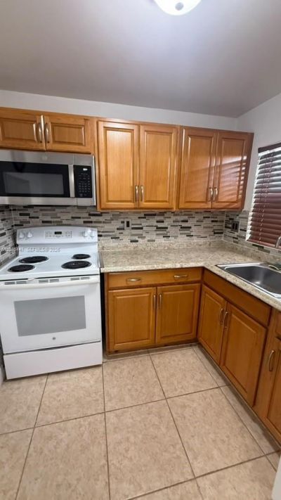 9641 Sunrise Lakes Blvd, Unit 305, Sunrise, FL 33322 Photo