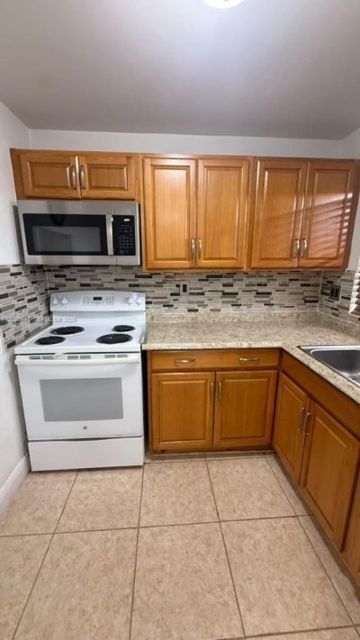 9641 Sunrise Lakes Blvd, Unit 305, Sunrise, FL 33322 Photo