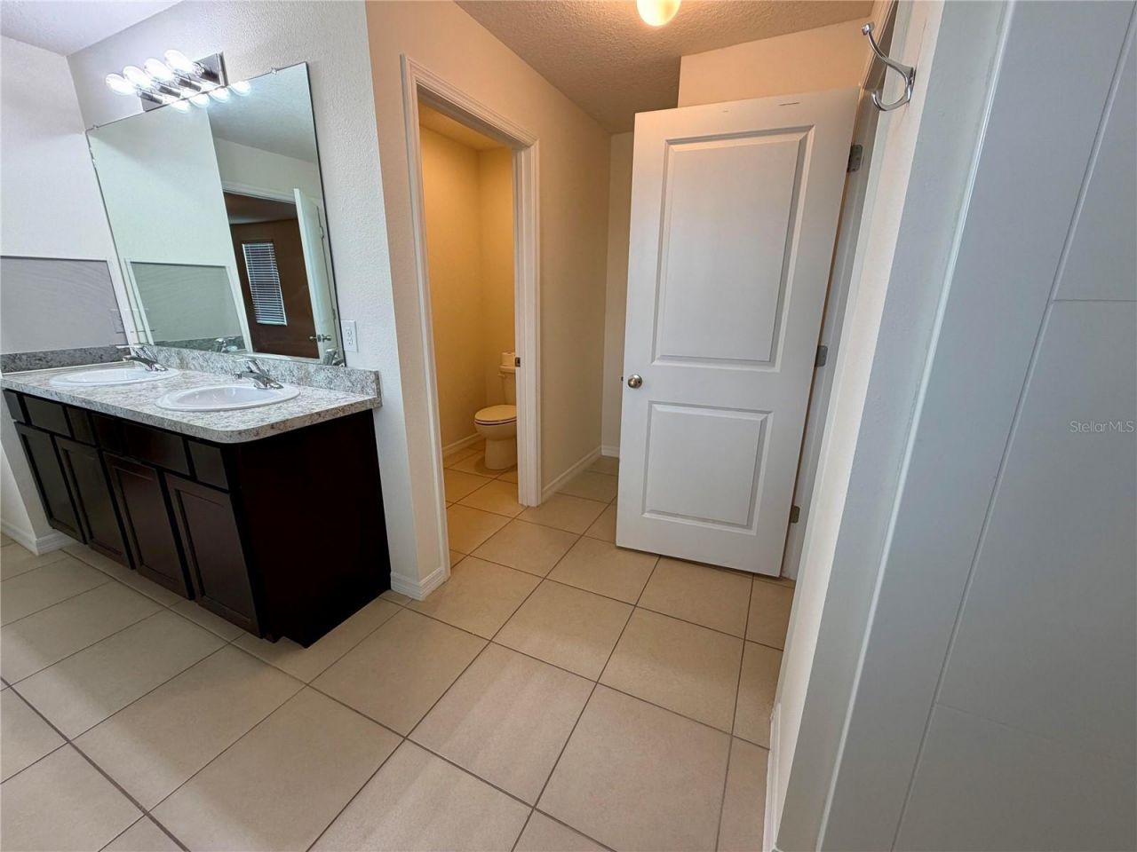 5513 Ashton Cove Court, Sarasota, FL 34233 Photo