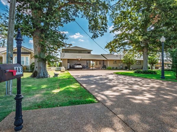 483 Lake Drive, Dundee, MS 38626