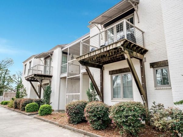 1740 Jackson Ave E #102, Oxford, MS 38655