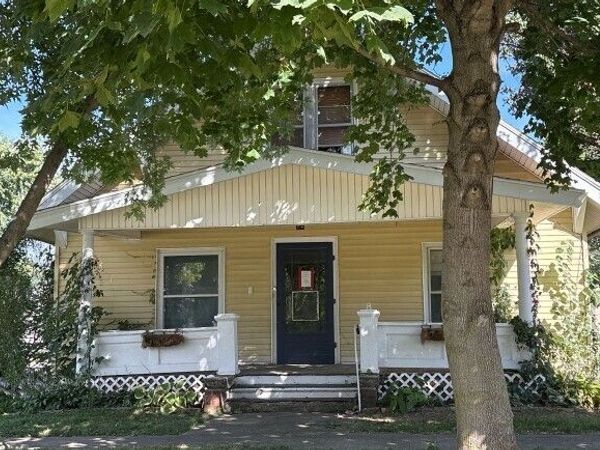 295 N Chamberlain Street , Roseville, IL 61473