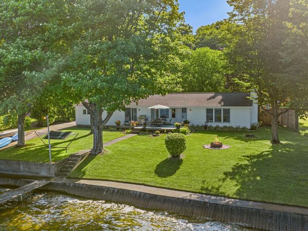 7838 Lakeview S, Traverse City, MI 49684