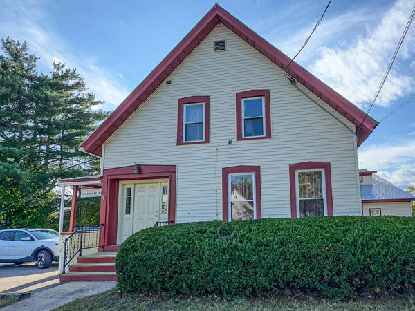 24 Pleasant Street, Unit 303, Conway, NH 03818