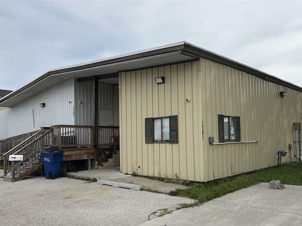 1701 Marquette Avenue , Bay, Mi 48706