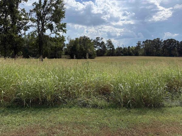 16 TWELVE OAKS DR , Unit 16, Adamsville, TN 38310